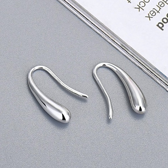 925 Sterling Stamped Silver One Piece Water Drop Earrings - Picture 4 of 6